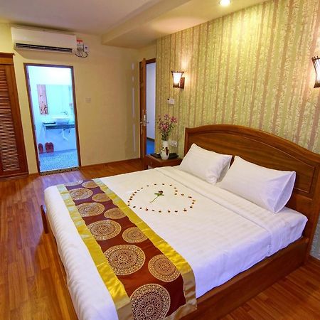 Royal Pearl Hotel Mandalay Room photo